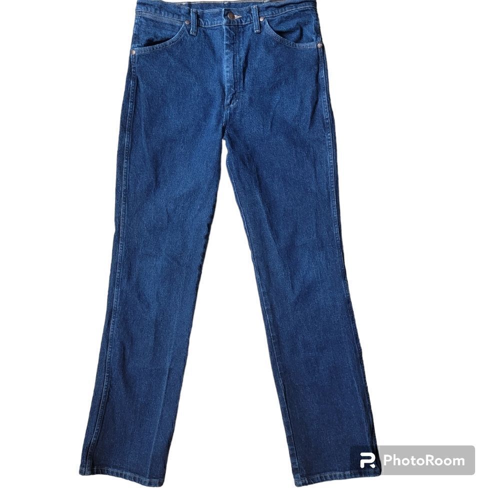 Wrangler Men's Classic Straight Leg Jeans. Size 34.